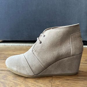 Toms Desert Wedge Taupe Brand New